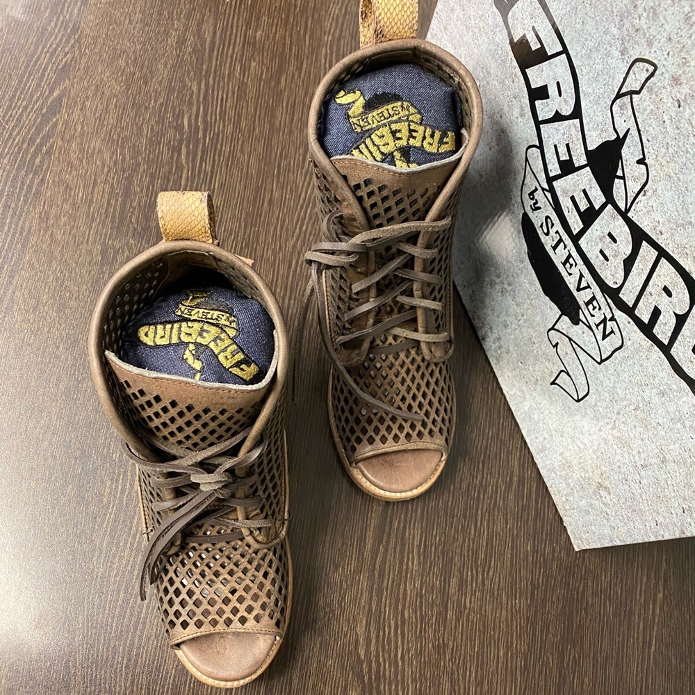 Freebies by Steven - Benni - Brown - Size 9